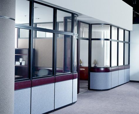 Aluminium Partition Design, Half Glass Partition, Work Desk Office, Aluminium Partition, Retro Furniture Design, Partition Ideas, Office Fitout, Glass Office, Office Partition