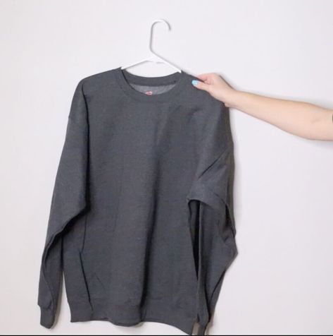 How To Change A Crew Neck Tshirt, How To Shorten A Sweatshirt, How To Cut The Neck Of A Sweatshirt, Cut Up Sweatshirt Diy, How To Cut A Sweatshirt, Sweatshirt Makeover Diy, Sweatshirt Hacks, Nora Aesthetic, Cut Sweatshirt Diy