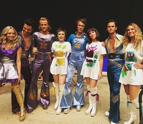 Squad goals #squadgoals #mamamia Mamma Mia Musical Costumes, Rosie Mamma Mia, Mamma Mia Dancing Queen, Mamma Mia Disco, Mamma Mia Outfits, Donna And The Dynamos, Mia Outfits, Abba Outfits, The Dynamos