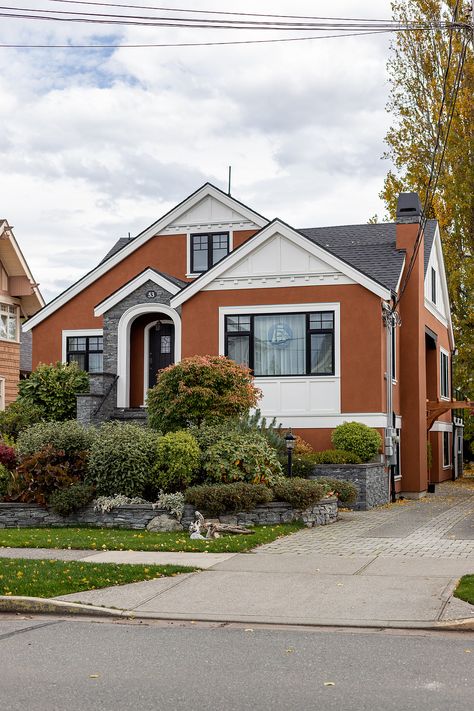 terracotta home with white gables Terracotta Painted House Exterior, Outdoor Paint Colors Home Exteriors Modern, Outdoor Paint Colors Home Exteriors, Terracotta House Exterior, Terracotta Exterior, House With White Trim, White Home Exterior, House Paint Colours, Outdoor Paint Colors