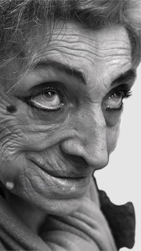 #change #face #old #women #men #eyes Creepy Facial Expressions, Person Scratching Head, Snarl Face Reference, Interesting Noses, Interesting Looking People, Interesting Faces To Draw Portraits, Random People Faces, Woman Smirking, Smirk Drawing Reference