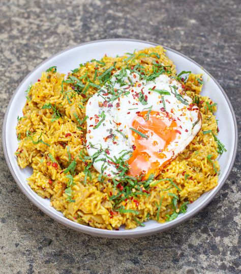 Egg And Rice Recipes, Quick Lunch Ideas For Work, Mustard Couch, Egg And Rice, Paint Stairs, Curried Rice, Spinach Tart, Mob Kitchen, Easy Healthy Lunch Ideas