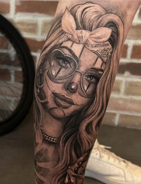 Tattoos Of Women Faces, Chicano Tattoos For Women, Tattoo Sketch Art, Joker Girl, Chicanas Tattoo, Stomach Tattoos Women, La Tattoo, Blue Rose Tattoos, Realistic Tattoo Sleeve