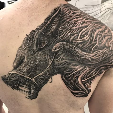 Tattoo with INSANE details of Fenrir and Jormungandr - 9GAG Jormungandr Tattoo, Nordic Tattoos, Fenrir Tattoo, Rabe Tattoo, Viking Warrior Tattoos, Celtic Dragon Tattoos, Norse Mythology Tattoo, Fenrir Wolf, Viking Tattoo Sleeve