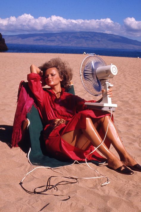 Summer Editorial, Beach Editorial, Cheryl Tiegs, Vogue Editorial, Summer Shoot, Vogue Archive, Helmut Newton, Summer Photoshoot, Beach Shoot