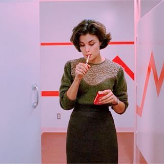 Dan also likes Twin Peaks. | Community Post: 31 Reasons Why Bastille Should Be Your New Obsession Complex Female Characters, James Hurley, Films Aesthetic, Twin Peaks Fashion, Twin Peaks 1990, Maeve Wiley, Log Lady, Cherry Pies, Audrey Horne