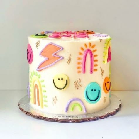 Preppy birthday party inspo pink It’s A Vibe Birthday, Good Vibes Cake Ideas, Smiley Face Lightning Bolt Cake, Cute Cake Ideas Easy Simple, Preppy Birthday Cake Aesthetic, Cute Preppy Cakes, Cute Smash Cakes, Good Vibes Birthday Cake, Cake Decor Inspiration