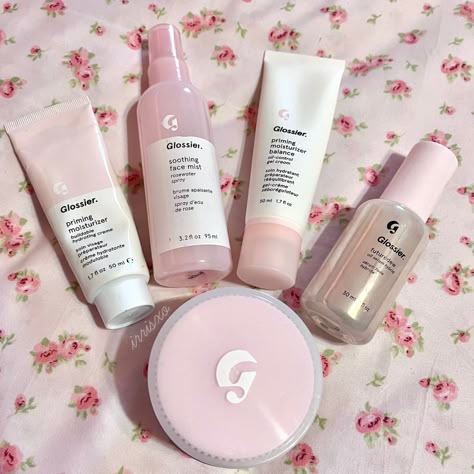 Glossier Aesthetic Wallpaper, Glossier Moisturizer, Pink Skincare Aesthetic, Glossier Sephora, Sephora Aesthetic, Skincare Glossier, Aesthetic Glossier, Glossier Aesthetic, Glossier Skincare