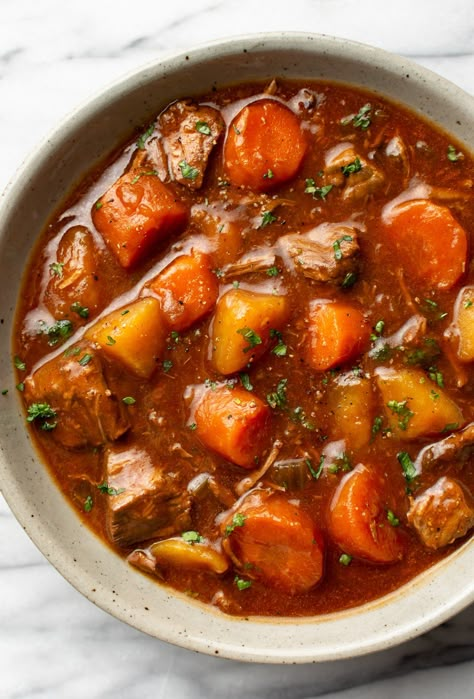 Crockpot Beef Stew Old Fashioned Beef Stew, Salt And Lavender, Crockpot Beef Stew, Beef Stew Meat Recipes, Tasty Beef Stew, Stew Crockpot, Easy Beef Stew Recipe, Venison Stew, Guinness Beef Stew