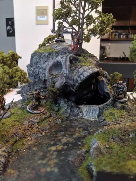 Finished skull river opening dnd terrain - Imgur Dungeons And Dragons Terrain Diy, Dnd Scenery Diy, Homemade Dnd Terrain, Dnd Terrain Ideas, Dnd Model Scenery, Dungeons And Dragons Terrain, D&d Terrain, Diy Dnd Terrain, D&d Crafts