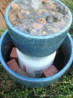 Bubble Fountain, Pretty Waterfall, Diy Solar Fountain, Diy Water Feature, Fountain Ideas, Diy Water Fountain, Garden Water Feature, Diy Garden Fountains, Fountains Backyard