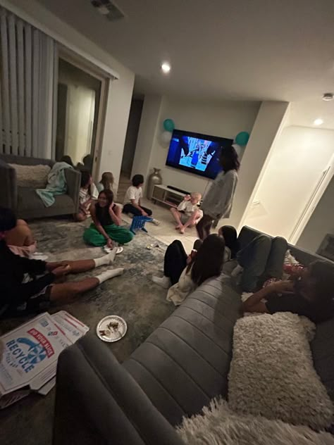 Group Movie Night Aesthetic, Hanging Out With Cousins Aesthetic, Friends Movie Night Aesthetic, Friend Group Movie Night, Living With Friends Aesthetic, Living Room Movie Night, Big Family Aesthetic, Family Sleepover, Big Sleepover