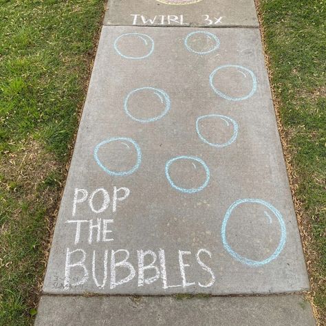 Chalk Obstacle Course, Outdoor Obstacle Course, Chalk Activities, Fun Chalk Art, Chalk Ideas, Summer Fun For Kids, Pintura Exterior, Sidewalk Chalk, Obstacle Course