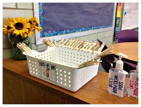 Create a turn-in bin with clothespins that are labeled with each student’s name. | 37 Insanely Smart School Teacher Hacks Cozy Classroom, Classroom Hacks, Teaching Organization, Smart School, Class Organization, Clip Board, Organization And Management, Classroom Organisation, Classroom Storage