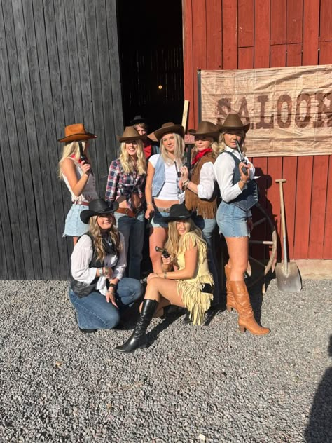 Cowgirl Group Costume, Wild Wild West Theme Party Outfit, Cowboy Outfit Halloween, Country Cowgirl Outfits, Cowboy Costume Women's, Western Fancy Dress, Western Party Outfit, Halloween Costumes Cowgirl, Cowgirl Costume Halloween