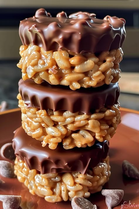 Reeses Peanut Butter Rice Krispie Treats, Chocolate Peanut Butter Rice Krispy Cups, Chocolate Peanut Butter Rice Krispie Cups, Peanut Butter Rice Krispie Cups, Chocolate Rice Krispie Peanut Butter Cups, Peanut Butter Rice Crispy Treats Recipe, Chocolate Protein Crunch Cups, Peanut Butter Cup Rice Krispie Treats, Chocolate Peanut Butter Rice Crispy Cups