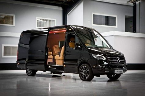 Benz Suv, Mercedes Benz Suv, Black Car Service, Mercedes Van, Mb Sprinter, Industrial Design Portfolio, Jimny Suzuki, Luxury Van, Benz Sprinter