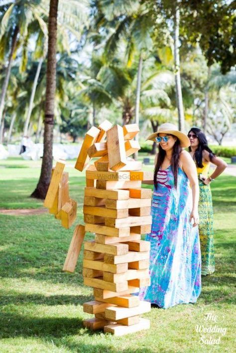 10 Fun New Games To Play At Your Modern Mehendi Ceremony! | WedMeGood Engagement Party Bbq, Outdoor Engagement Party, Backyard Engagement, Backyard Engagement Parties, Engagement Party Diy, Engagement Party Planning, Backyard Graduation Party, Giant Jenga, I Do Bbq