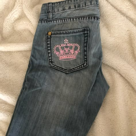 Victoria Beckham Jeans Y2k, 2000s Bedazzled Jeans, 2000s Teen Fashion, Manny Santos, Victoria Beckham Jeans, Y2k Low Rise Jeans, Bedazzled Jeans, Mcbling Fashion, 2000s Clothes