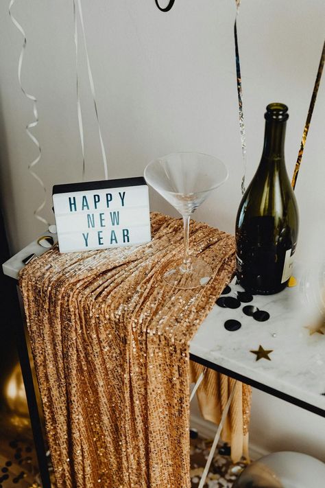 Happy New Year champagne Free Stock Photo New Year's Eve Decor, Ways To Build Credit, New Year's Eve Recipes, New Year Wallpaper, Glass Of Champagne, New Year Images, New Year's Eve Party, New Years Eve Decorations, Stunning Wallpapers