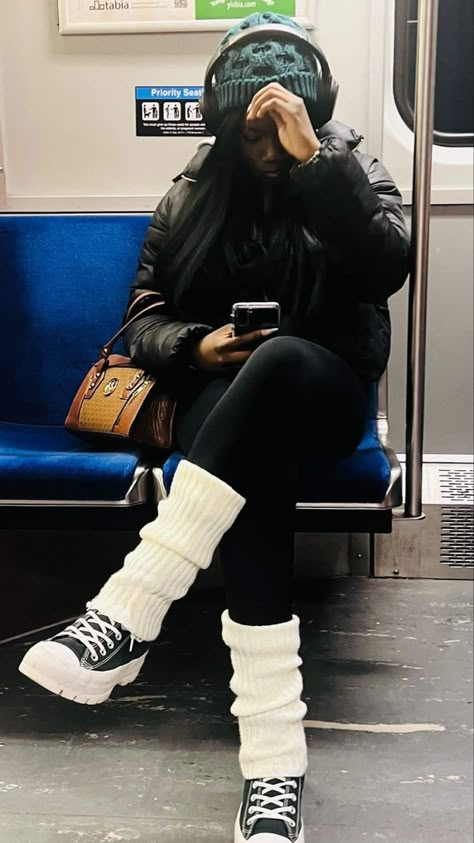 Beanie And Dress Outfit, Cute Winter Fits Black Women, Leg Warmers And Converse Outfit, Shoes To Wear With Leg Warmers, Leg Warms Outfit, Leg Warmers With Boots Outfit, Black Leg Warmers Outfit Winter, Outfits With Leg Warmers And Pants, Scrunched Socks Outfits