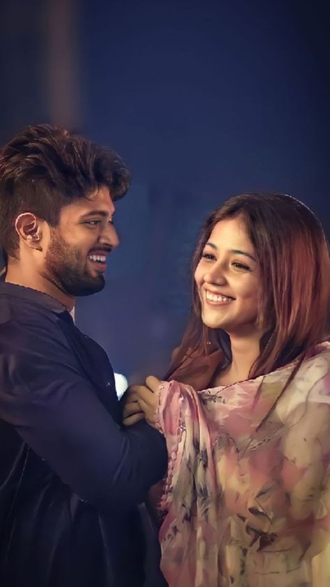 Telugu Songs Lyrics, New Movie Images, Cute Movie Scenes, Love Couple Images, Movie Pic, New Photos Hd, Romantic Couples Photography, Drawing People Faces, Bollywood Couples