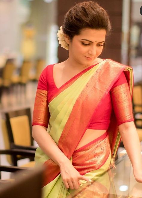 Divya Dharshini, Dd Neelakandan, Professional Saree, Samantha In Saree, Fashion Terminology, Nazriya Nazim, Modern Wall Shelf, Modesty Outfits, Indian Fashion Saree