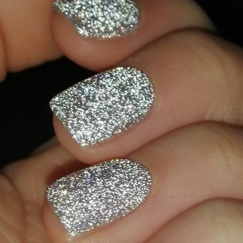 Silver Glitter Dip Nails, Glitter Nail Colors, Very Short Nails, Md Nails, Square Short Nails, Black Nails With Glitter, Nails 2023 Trends, Silver Glitter Nails, Watermelon Nails