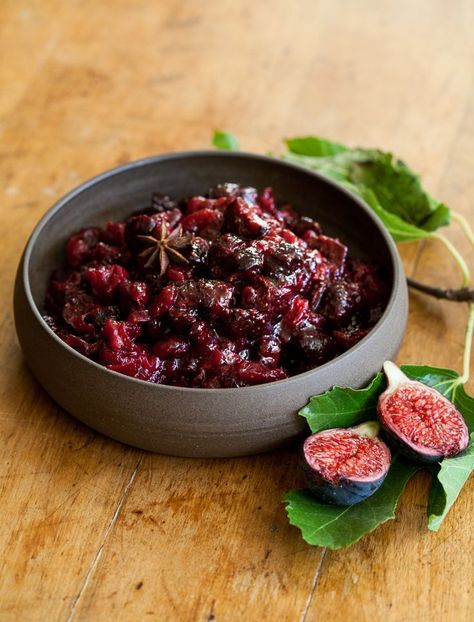 Fig Sauce, Cranberry Recipe, Cranberry Sauce Thanksgiving, Cranberry Sauce Recipe, Fig Recipes, Vegetarian Sides, Vegetarian Side Dishes, Delicious Thanksgiving, Dried Figs