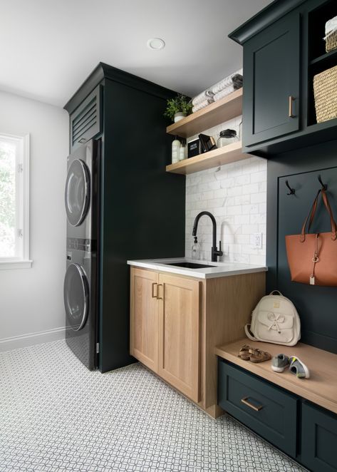 Mudroom With Sink And Bench, Mud Room Sink Ideas, Mudroom Ideas With Sink, Mudroom With Sink Ideas, Laundry Room With Mudroom Ideas, Mudroom With Sink, Mud Room Sink, Mudroom Sink, Whelping Room