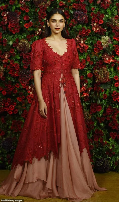 Red Party Wear Dress, Women Designer Outfits, Trendy Outfits For Wedding, Deepika Padukone Indian Wear, Wedding Wear Dresses For Women, Reception Wear Women, New Dress Styles For Women, Shilpa Shetty Outfits, Dresses For Reception