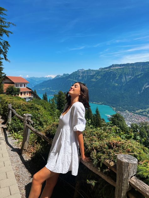 Outfits For Switzerland In June, Photo Ideas For Traveling, Switzerland Outfit Inspo Summer, Switzerland Spring Aesthetic, Interlaken Switzerland Summer, Swiss Alps Summer Outfit, Switzerland Fashion Spring, Interlaken Outfit, Zurich Summer Outfits