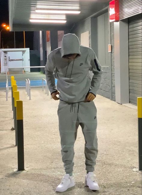 Grey Sweatpants Outfit Men, Sweatpants Outfit Fall, Nike Sweatpants Outfit, Nike Tech Fleece Outfit Men, Nike Tech Fleece Men, Gray Sweatpants Outfit, Mens Grey Sweatpants, Nike Grey Sweatpants, Wallpaper Marvel