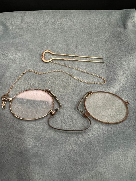 Fantasy Glasses, Victorian Glasses, Gothic Elf, Old Glasses, Antique Glasses, Self Insert, Blind Eyes, Fallen London, Bifocal Glasses