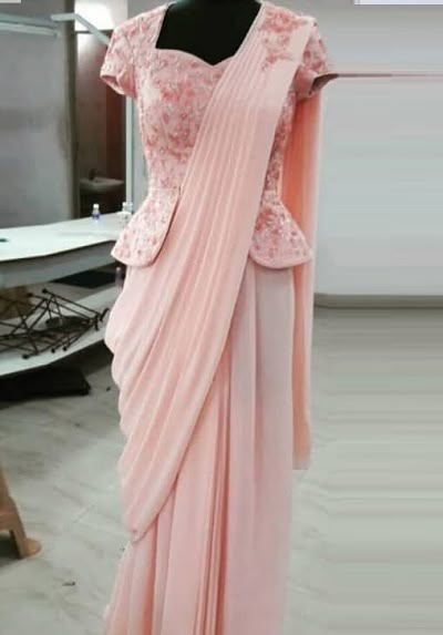 Blouse Designs For Western Sarees, Western Blouse Designs Latest, Latest Saree And Blouse Designs, Peplum Blouse For Saree, Blouse Long Designs, Kurti Style Blouse Designs For Saree, Saree Long Blouse Designs Latest, Peplum Saree Blouse, Drape Saree Blouse Designs