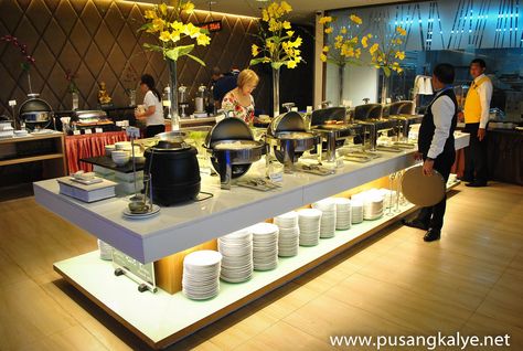 Explore pakaleklalawak's photos on Flickr. pakaleklalawak has uploaded 20694 photos to Flickr. Breakfast Buffet Restaurant, Buffet Table Ideas Decor, Buffet Counter, Hotel Breakfast Buffet, Open Buffet, Buffet Stations, Cafe Lounge, Hotel Buffet, Coffee Lounge