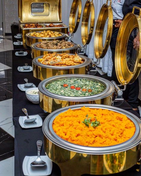 Assiette Design, Wedding Buffet Food, Decoration Buffet, Catering Food Displays, Food Set Up, Boat Food Ideas, Lunch Catering, Catering Buffet, Summer Boat