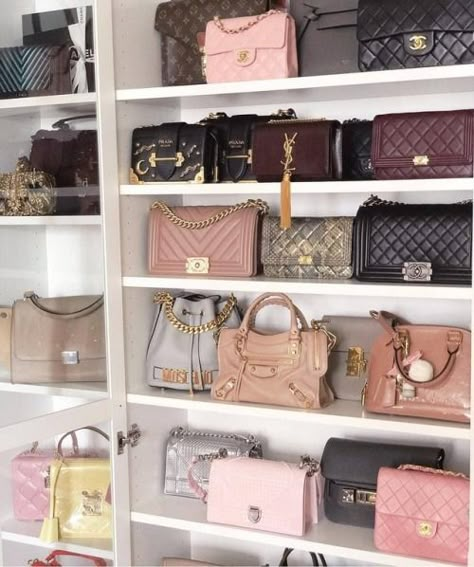 Sac Michael Kors, Bag Closet, Chanel Mini, Replica Designer Handbags, Luxury Purses, Hermes Handbags, Cute Purses, Closet Ideas, Closet Design