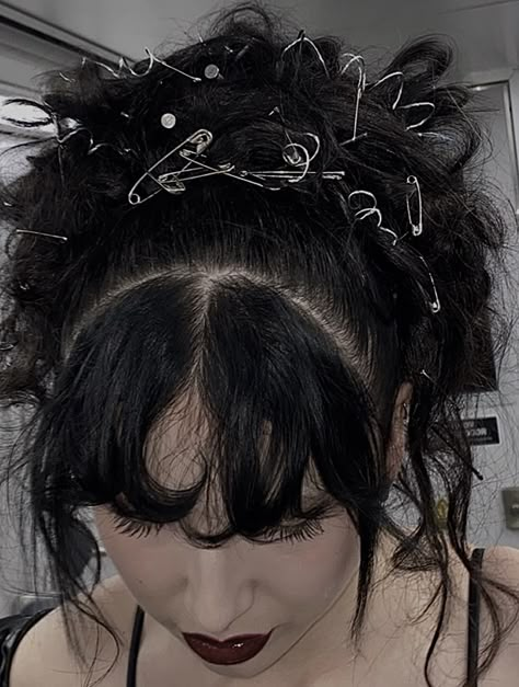 Alt Wedding Hairstyles, Alternative Prom Hairstyles, Goth Half Up Half Down Hair, Gothic Prom Hair, Alt Prom Hairstyles, Emo Prom Hair, Alt Updo, Goth Prom Hairstyles, Goth Wedding Hairstyles