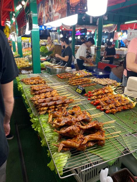 Selection of meat and vegetables on sticks. Bangkok Thailand Street Food, Bangkok Thailand Food, Thailand Food Street, Thailand Aesthetic Food, Bangkok Night Market, Thailand Bangkok Aesthetic, Street Market Aesthetic, Thailand Night Market, Bangkok Thailand Aesthetic