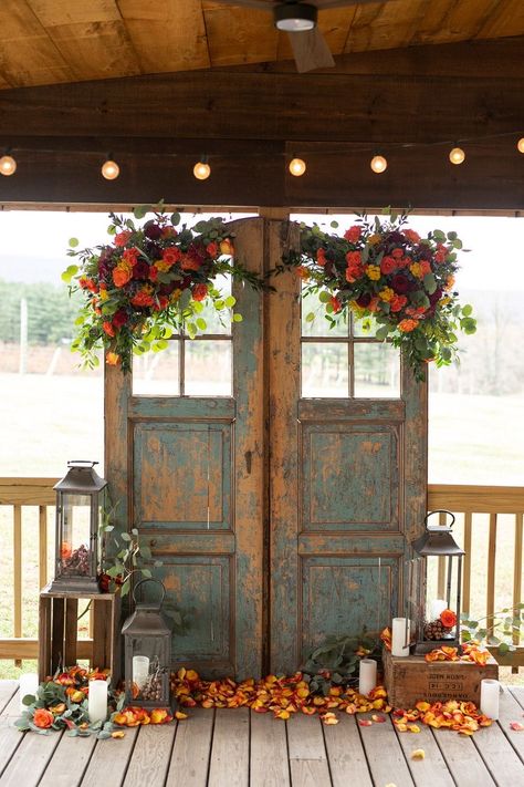 Homemade Barn Doors For Wedding, Antique Wedding Backdrop, Door Arbor Wedding, Antique Doors Wedding Backdrop, Rustic Door Wedding Decor, Vintage Doors Wedding, Old Door Backdrop Wedding, Antique Door Wedding Backdrop, Vintage Wedding Backdrop Ideas