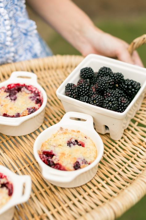 The Easiest Mini Blackberry Cobblers! Only 6 ingredients! Elisabeth And Butter, Mini Cocotte Recipe, Staub Dutch Oven, Ramekin Recipe, Cocotte Recipe, Blackberry Cobbler Recipe, Le Creuset Recipes, Mini Casseroles, Styled Photoshoot