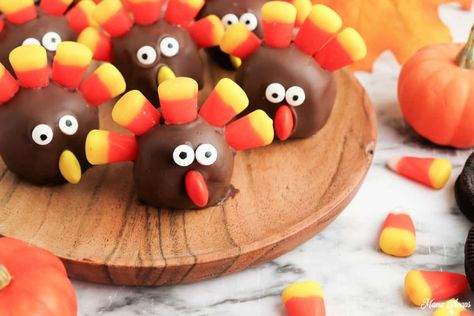 Cookie Truffles Recipe, Thanksgiving Breakfast Brunch, Easy Oreo Cake, Cookie Balls Recipe, Cookies Cream Cheese, Turkey Cookie, Oreo Balls Recipe, Cake Pop Recipes, Oreo Cake Pops