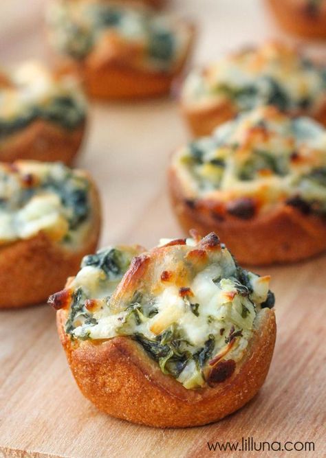 Spinach Dip Bites, Best Thanksgiving Appetizers, Shower Appetizers, Hot Appetizers, Appetizers For A Crowd, Best Appetizer Recipes, Cold Appetizers, Appetizers And Dips, Thanksgiving Appetizers