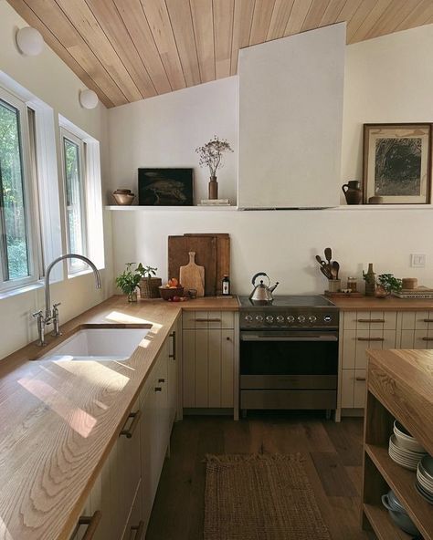 Small Ranch House, Scandi Farmhouse, England Farmhouse, New England Farmhouse, Open Concept Kitchen, House Built, Custom Kitchen, Ranch House, Dream Kitchen