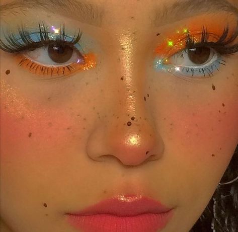 Vibrant Neon Make Up Inspo | Follow me for similar content! Pinterest: @bunniegotlost Twitter : @stonedbunniie Tiktok: @bunnyyysworld Funky Eyeshadow, Sleepover Makeup, Hippie Makeup, Shower Makeup, Looks Hippie, Funky Makeup, Drag Make-up, Ladybug Und Cat Noir, Cute Eye Makeup