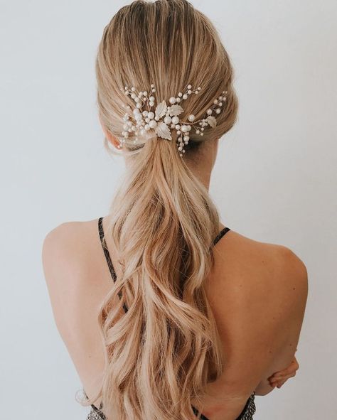 Wedding Ponytail Hairstyles, Bridal Ponytail, Wedding Ponytail, Tail Hairstyle, Black Wedding Hairstyles, Romantic Wedding Hair, Bridal Hair Buns, Hair Photography, Wedding Hair Ideas