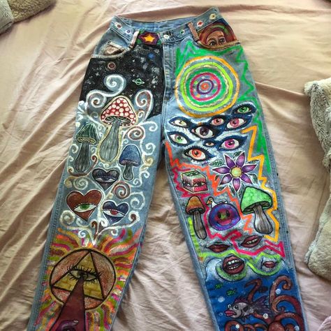 Edgy Craft Ideas, Trippy Pants Painting, Paint Stained Clothes, Clothes With Eyes On Them, Custom Jean Jacket Ideas Paint, Painting On Pants Ideas, Art Clothes Painting, Jacket Painting Ideas, Custom Clothes Diy