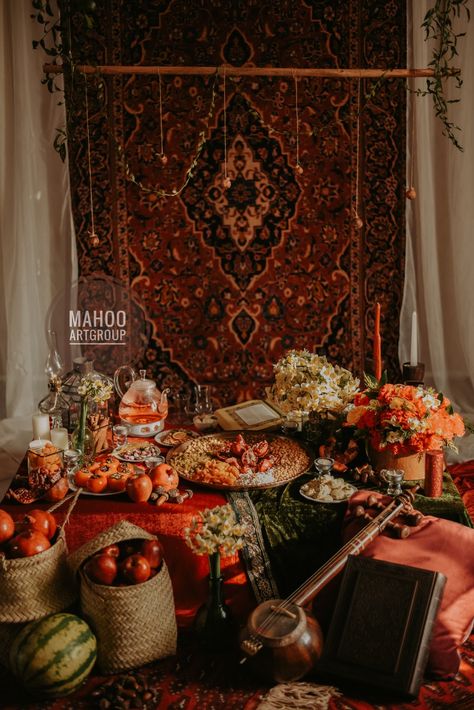 Haft Seen Persian, Thanksgiving Tent Decor, Yalda Decoration Photography, Yalda Night Ideas Decor Photography, Yalda Table Design, Noroz Idea, Yalda Night Design, Yalda Night Ideas Decor, Yalda Decoration