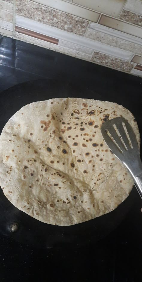 Roti Snap, Nasta Pic, Cake Story, Quick Lunch Recipes, Eating Food Funny, Pakora Recipes, Food Captions, Food Snap, Foodie Instagram